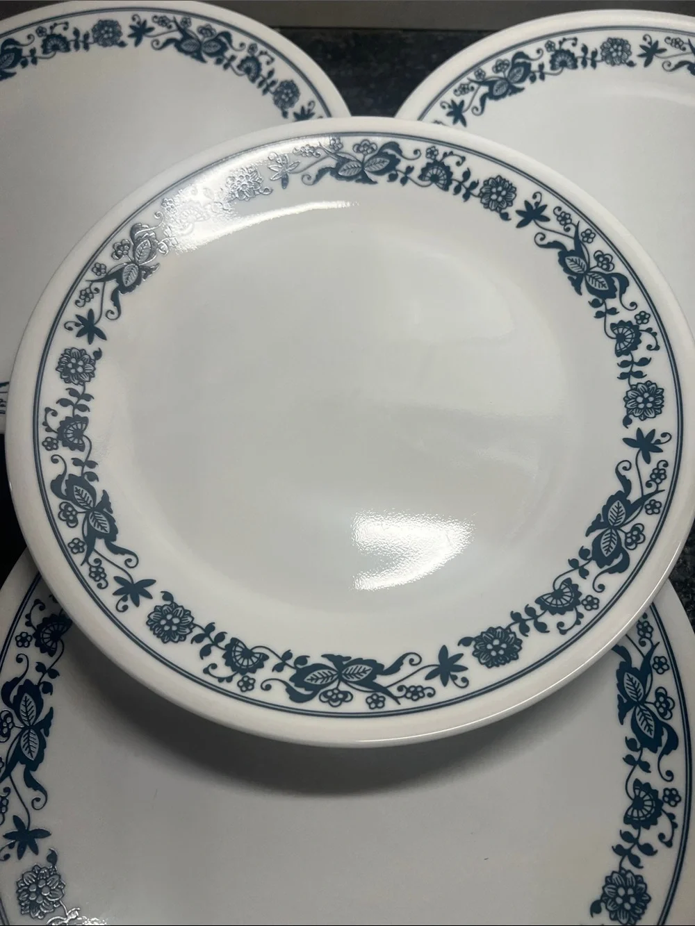 Vintage Corelle Blue Onion salad/dessert plates. OLD TOWN BLUE Exc condition